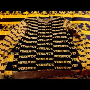 Versace sweater size 46